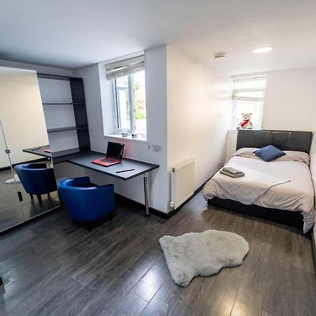 Studio Close To Selly Oak Train Station Birmingham Esterno foto